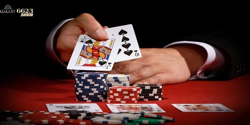 Cách chơi Poker: Quy tắc chia bài và cấu trúc ván